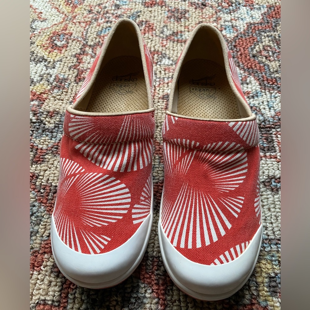 Dansko vegan volley palms canvas slip on clog size 40(9.5-10)
